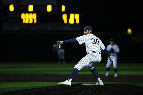 0F6A4383